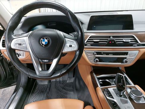 Used 2020 BMW 750i xDrive image 14