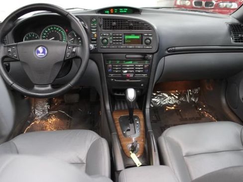 Used 2006 Saab 9-3 2.0T FWD image 2