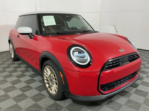 Certified 2025 MINI Cooper S image 4