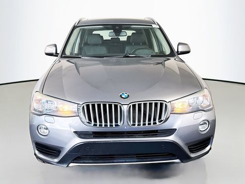 Used 2017 BMW X3 sDrive28i RWD image 2
