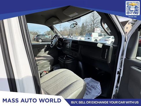 Used 2019 Chevrolet Express 3500 w/ Driver Convenience Package image 14