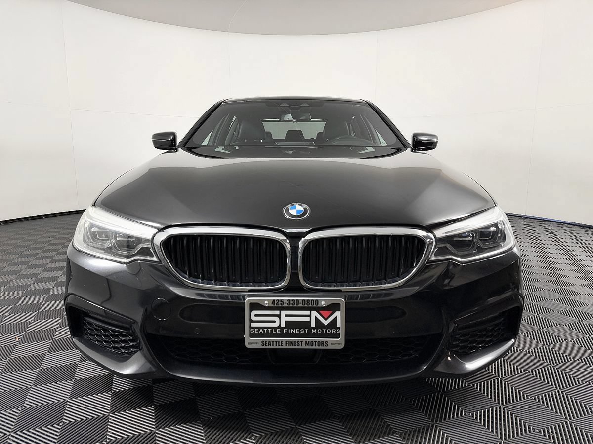 Used 2019 BMW 540i w/ M Sport Package RWD image 4