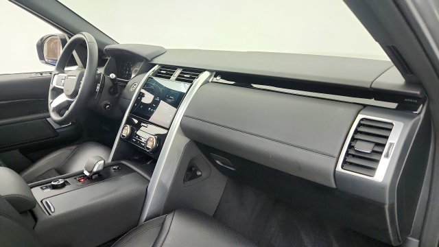 Used 2025 Land Rover Discovery S AWD/4WD image 33