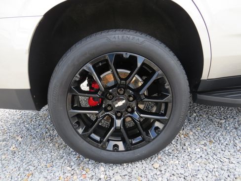 Used 2024 Chevrolet Tahoe RST w/ Luxury Package AWD/4WD image 8