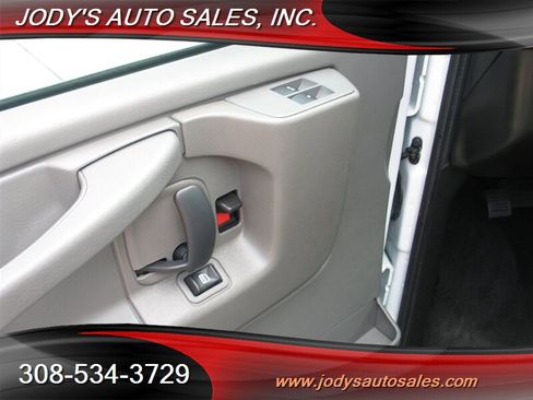 Used 2014 Chevrolet Express 2500 LS image 3