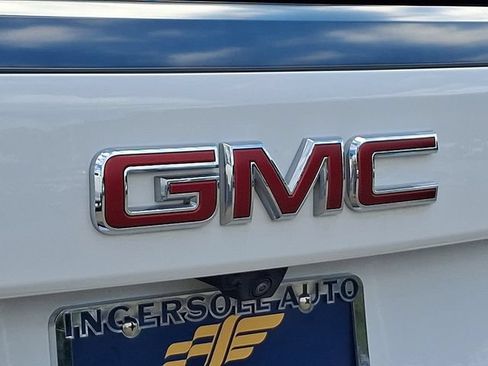 Used 2025 GMC Yukon XL AT4 AWD/4WD image 33