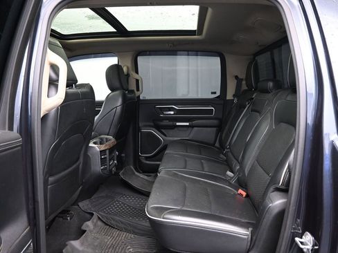 Used 2019 RAM 1500 Laramie image 31