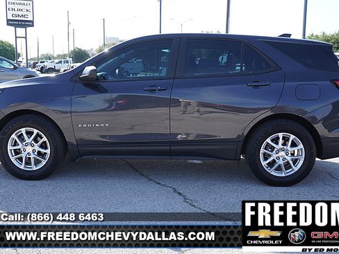 Used 2022 Chevrolet Equinox LS w/ LPO, Floor Liner Package FWD image 4