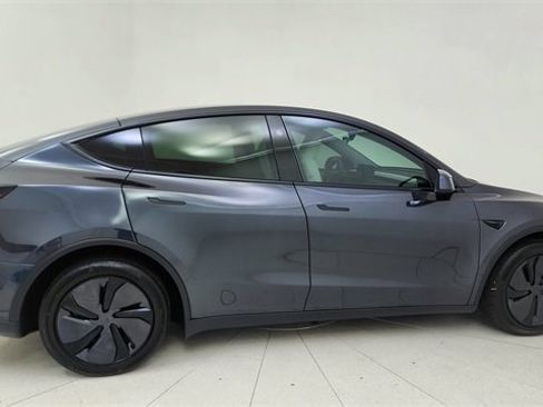 Used 2026 Tesla Model Y Long Range image 6