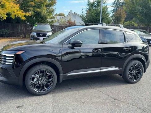 New 2026 Nissan Kicks SR w/ SR Premium Package image 2