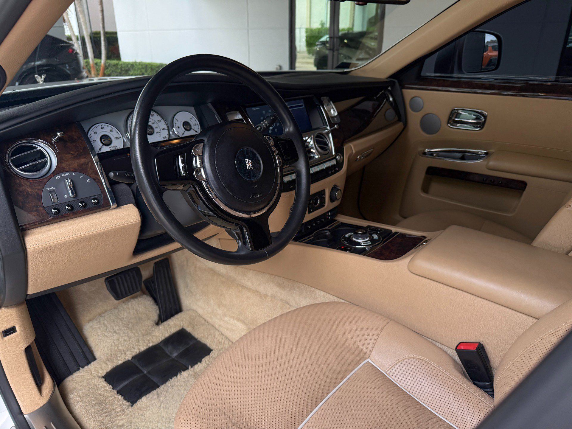 Used 2011 Rolls-Royce Ghost RWD image 18