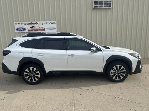Used 2025 Subaru Outback Touring XT AWD/4WD image 1