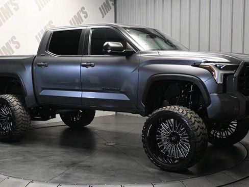 Used 2025 Toyota Tundra SR5 AWD/4WD image 3