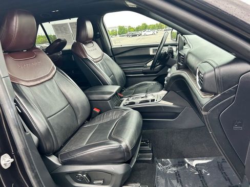 Used 2020 Ford Explorer Platinum w/ Premium Technology Package AWD/4WD image 11
