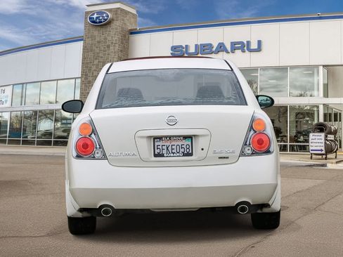 Used 2004 Nissan Altima 3.5 SE w/ Leather Pkg image 3