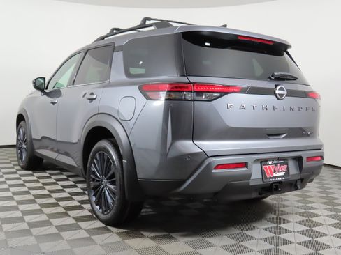 New 2026 Nissan Pathfinder SL image 16