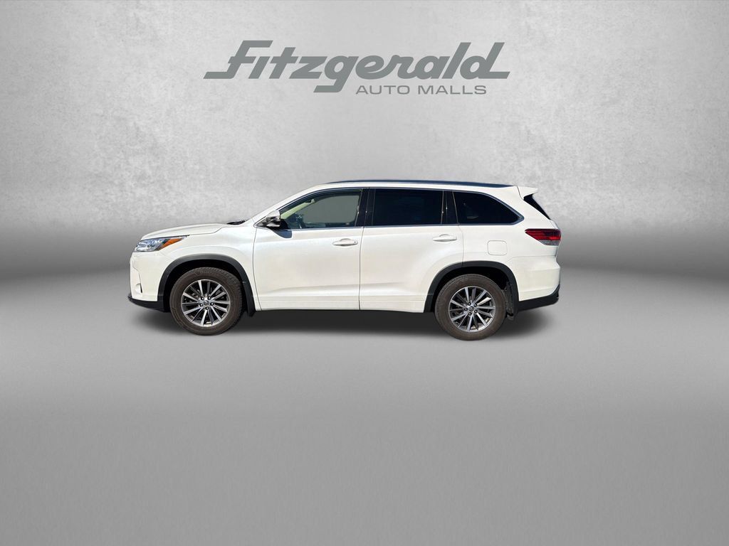 Used 2018 Toyota Highlander XLE AWD/4WD image 5