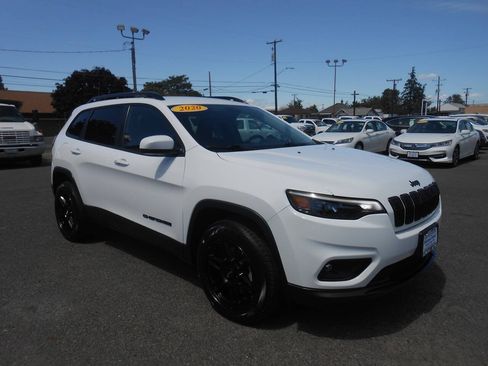 Used 2020 Jeep Cherokee Latitude Plus AWD/4WD image 3