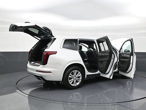 Used 2021 Cadillac XT6 Luxury FWD image 29