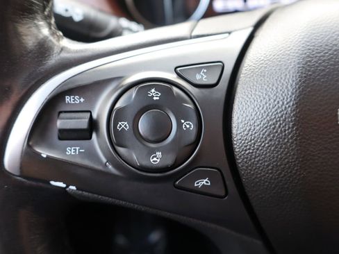 Used 2019 Buick Enclave Avenir w/ Avenir Technology Package image 32