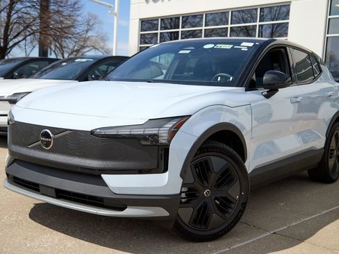 New 2026 Volvo EX30 Cross Country Ultra w/ Protection Package Premier AWD/4WD image 2