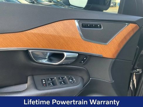 Certified 2022 Volvo XC90 T5 Momentum FWD image 16