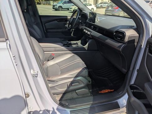 Certified 2024 Honda Pilot TrailSport image 17