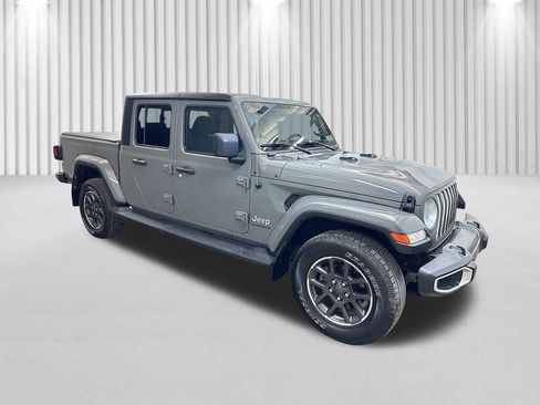 Certified 2021 Jeep Gladiator Overland w/ Cold Weather Group image 2