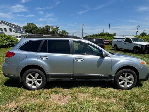 Used 2013 Subaru Outback 2.5i Premium AWD/4WD image 4