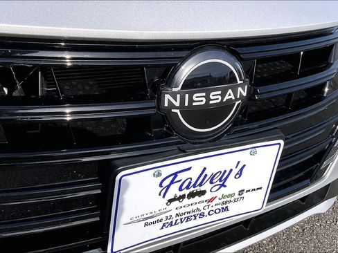 Used 2023 Nissan Versa S w/ S Plus Package image 24