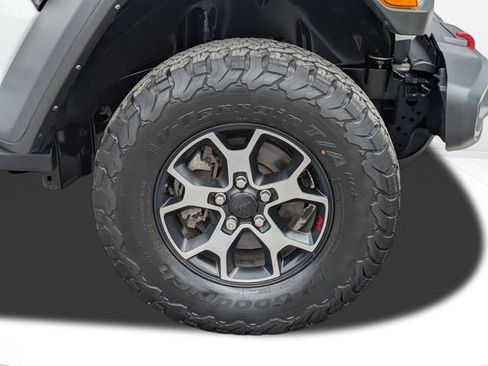 Used 2022 Jeep Wrangler Unlimited Rubicon w/ LED Lighting Group AWD/4WD image 11