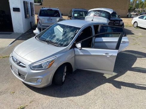 Used 2014 Hyundai Accent SE image 20