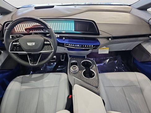 New 2026 Cadillac Optiq Luxury 2 image 9