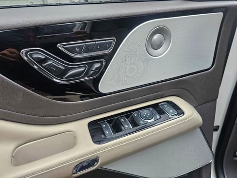 Used 2023 Lincoln Aviator Reserve w/ Equipment Group 201A image 30