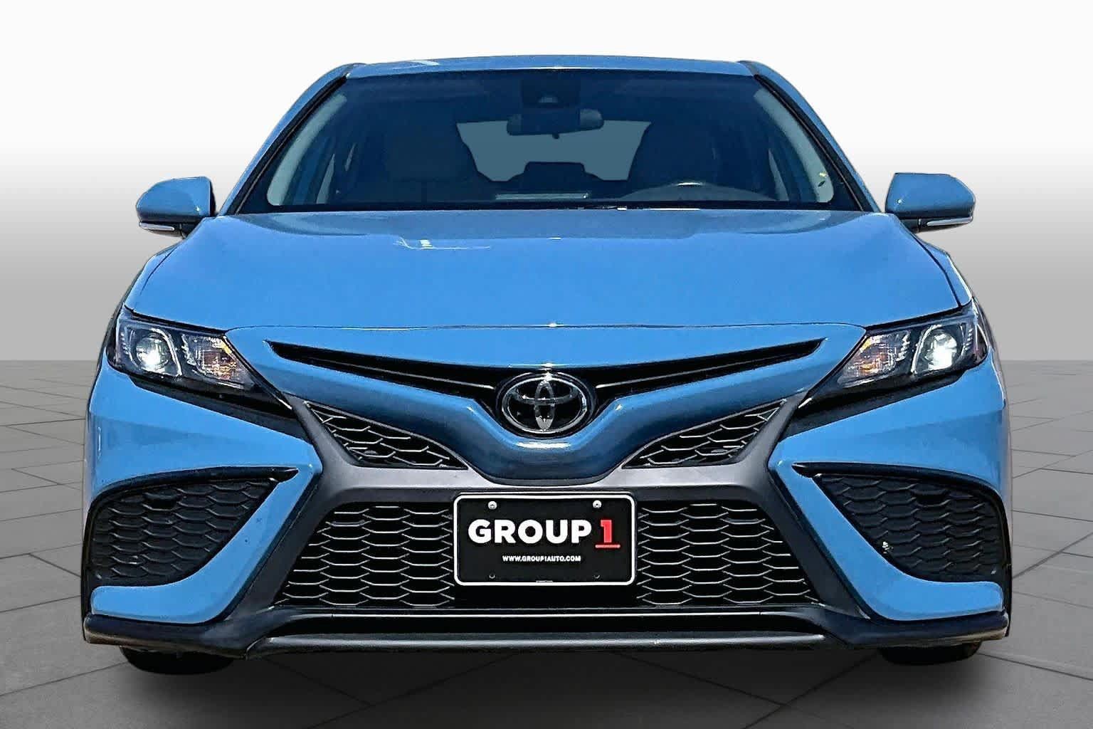 Used 2023 Toyota Camry SE FWD image 4