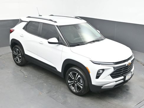 Used 2024 Chevrolet TrailBlazer LT w/ Convenience Package AWD/4WD image 32
