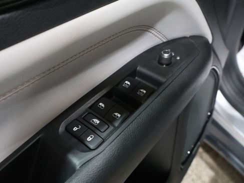 Used 2022 Jeep Compass Limited image 14