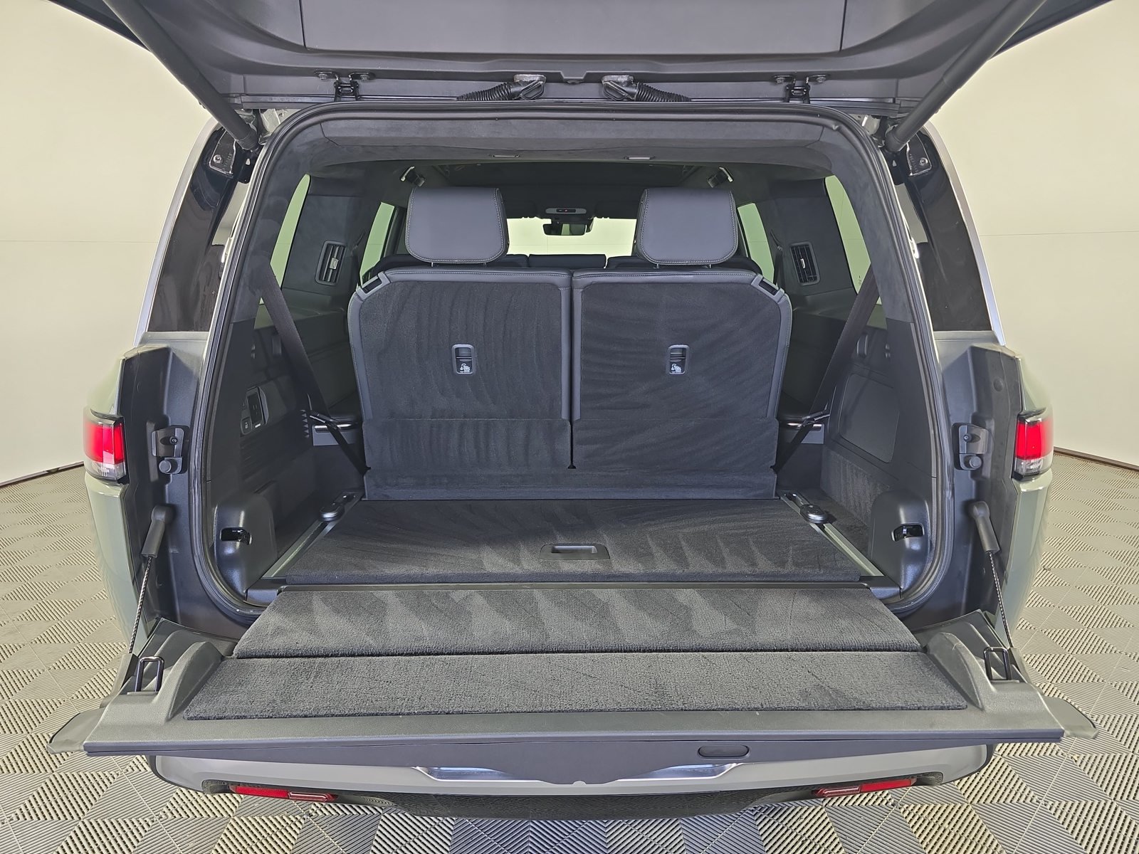 Used 2022 Rivian R1S Launch Edition Quad AWD/4WD image 15