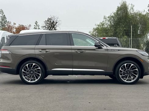 New 2026 Lincoln Aviator Reserve image 8