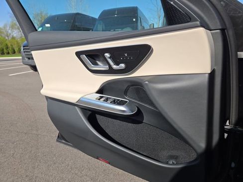 New 2026 Mercedes-Benz E 350 4MATIC Sedan image 18