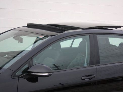 Used 2015 Volkswagen Golf TDI SEL FWD image 15