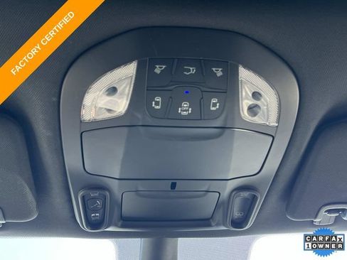 Certified 2025 Chrysler Pacifica Limited FWD image 41