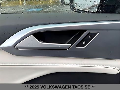 Used 2025 Volkswagen Taos SE w/ Panoramic Sunroof Package AWD/4WD image 14