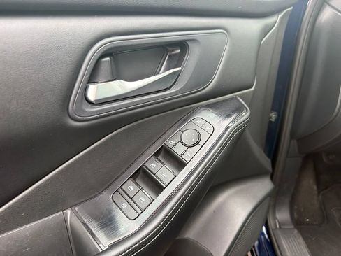Used 2024 Nissan Rogue SV AWD/4WD image 12