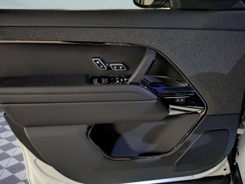New 2026 Land Rover Range Rover Sport SE AWD/4WD image 11