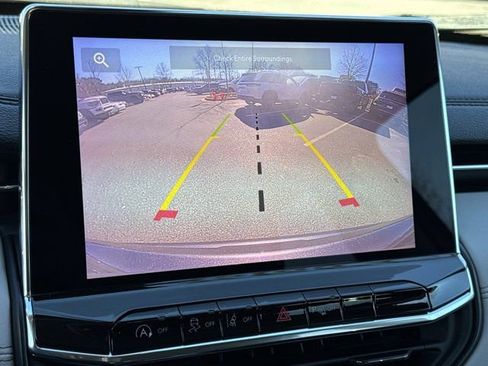 Used 2022 Jeep Compass Limited image 37