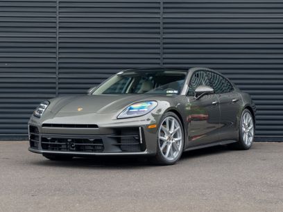 New 2025 Porsche Panamera 4