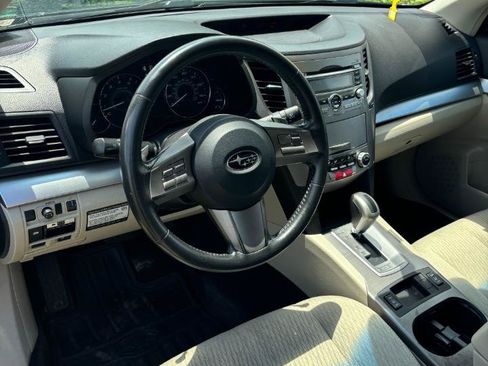 Used 2010 Subaru Outback 2.5i Premium AWD/4WD image 17