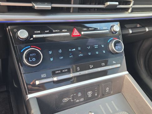 Certified 2024 Hyundai Santa Fe Limited FWD image 23