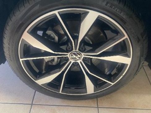 Used 2024 Volkswagen Tiguan SEL R-Line AWD/4WD image 28